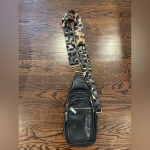 BRAND NEW: Crossbody black leather bag with adjustable animal print strap